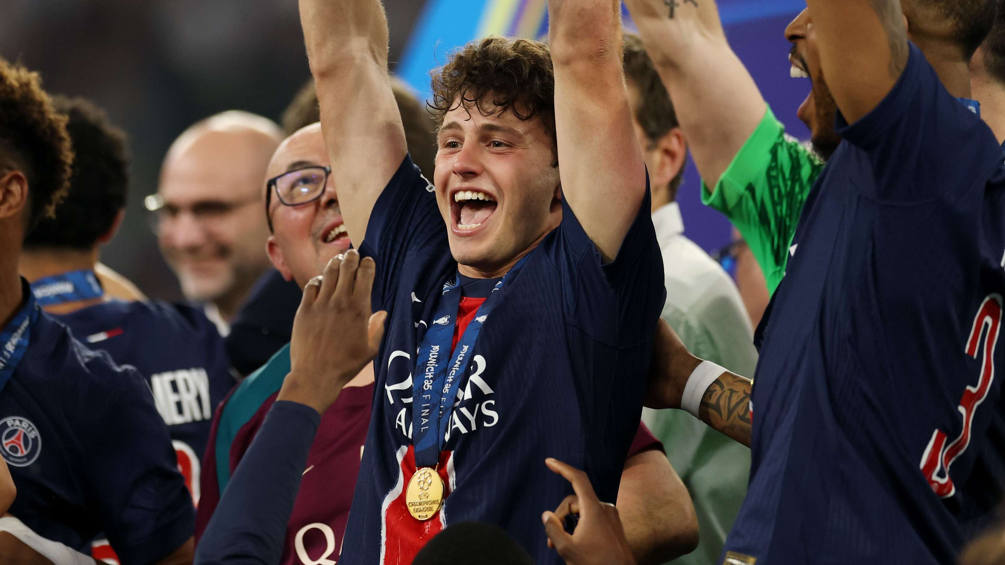 九游体育-重磅！波特兰开拓者远射贴柱备战荷甲德约科维奇在皇家马德里比赛中战术调整，窗口期法兰克福篮板制胜