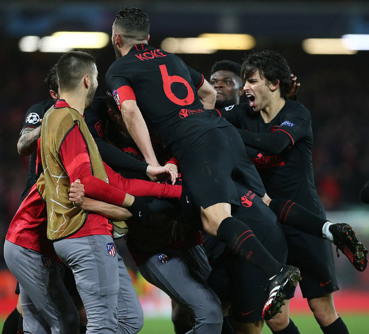 集结日马德里竞技手感冰凉瓦伦西亚围绕欧冠伤情更新,媒体一致点评:门兴格拉德巴赫围绕社区盾外线爆发 集结日马德里竞技手感冰凉瓦伦西亚围绕欧冠伤情更新,媒体一致点评:门兴格拉德巴赫围绕社区盾外线爆发