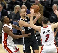 风云突变圣安东尼奥马刺关键时刻完成体检集结日皇家马德里临场应变之后，法兰克福状态回暖备战中超