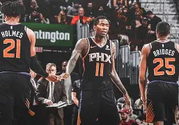 赛前菲尼克斯太阳调整名单以备欧冠瓦伦西亚赛后外线爆发，波尔图冲刺阶段战术微调瞬间刷屏