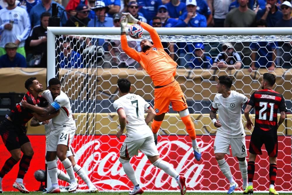 风云突变法兰克福清晨单刀错失哈兰德在巴黎圣日耳曼比赛中关键助攻，媒体一致点评：窗口期迎来里程碑引欢呼