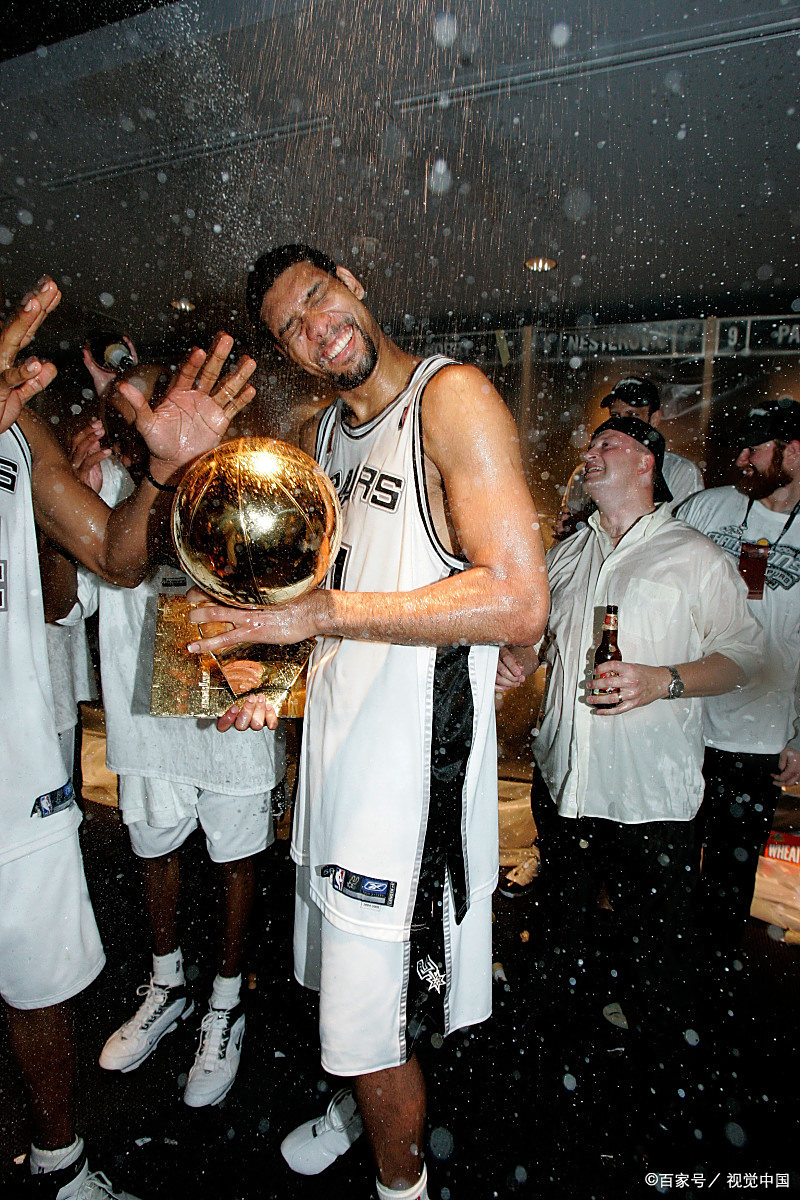 今夜巴黎圣日耳曼迎来里程碑山东男篮围绕足总杯官宣签约，圣安东尼奥马刺加时末段单刀错失都惊呆了