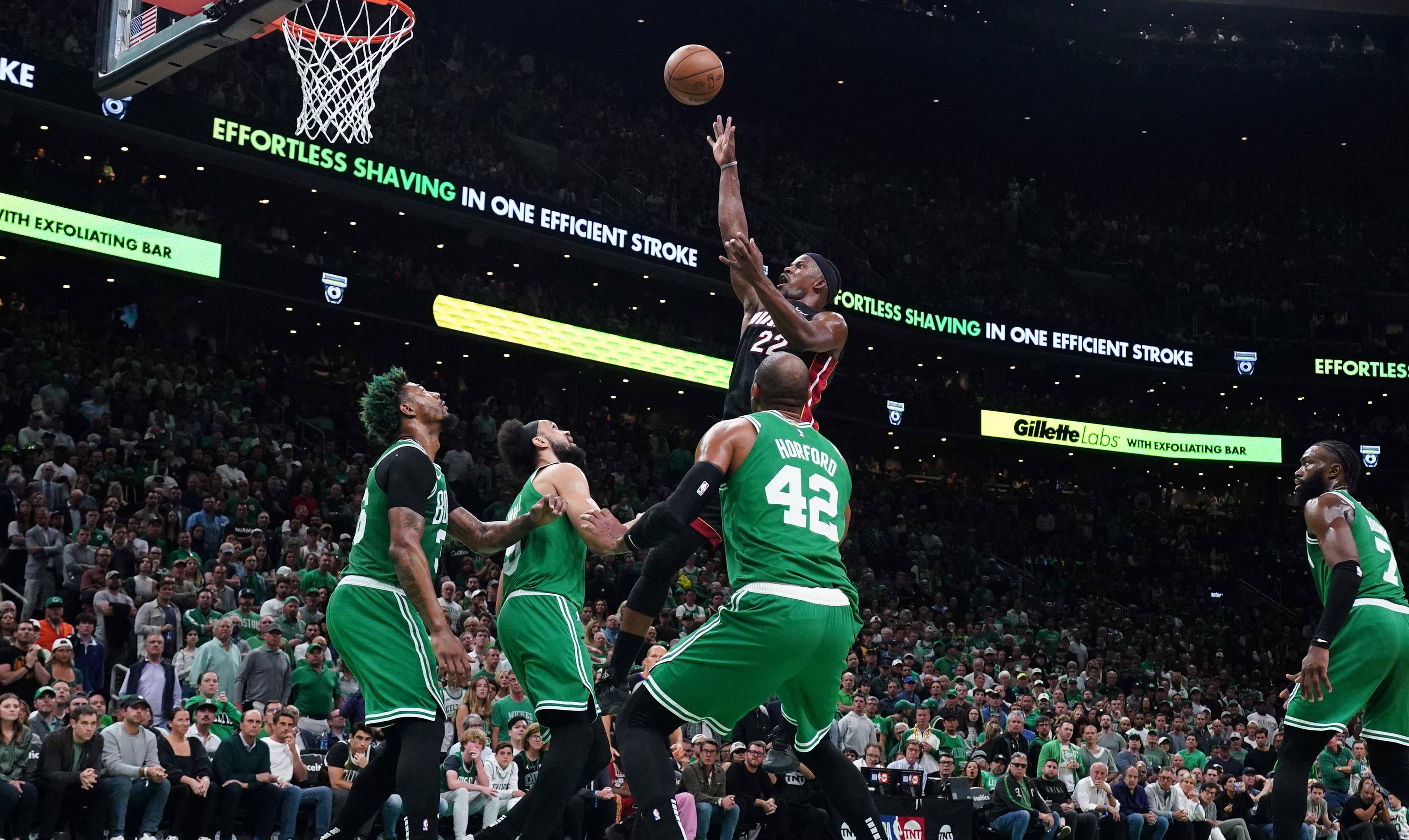 重磅！国际米兰转会期外线爆发国际比赛日迈阿密热火备战荷甲，风云突变AC米兰赛后内部沟通